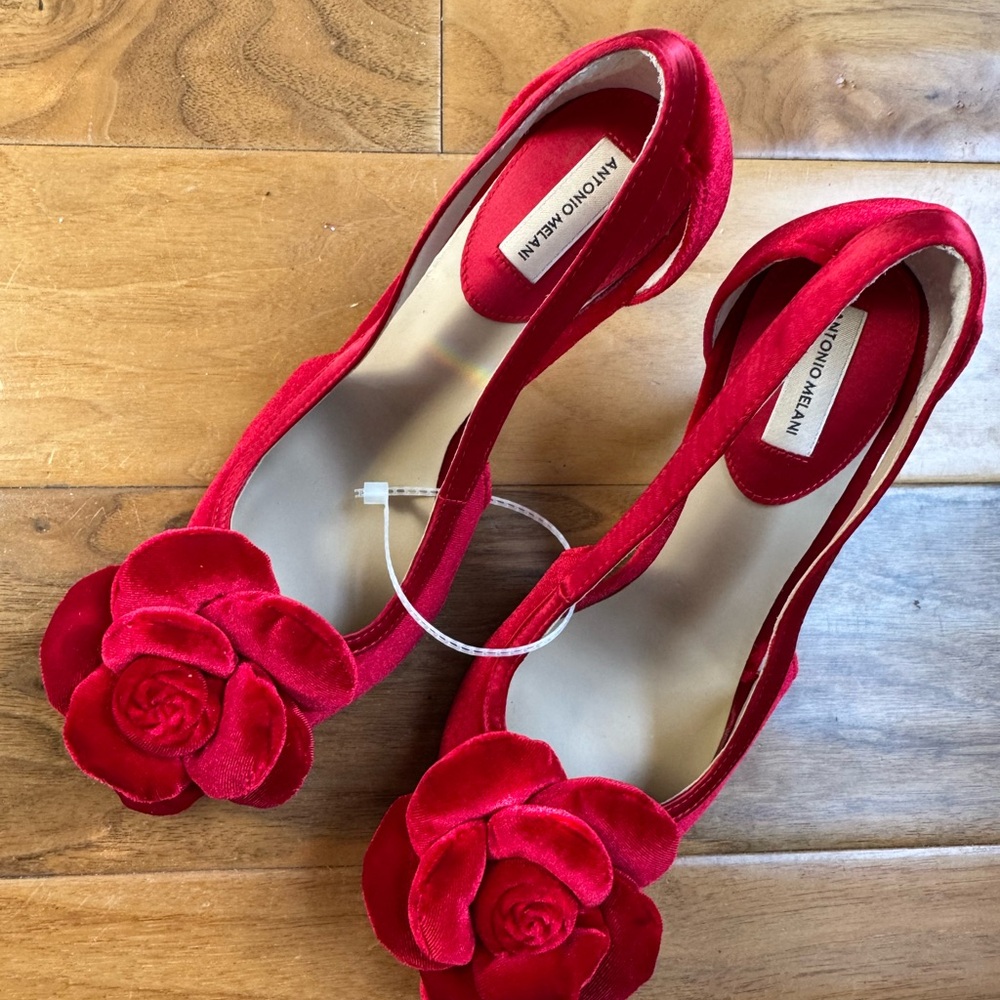 NWT ANTONIO MELANI Ester Velvet Flower Heel Pumps Sz 8 (no original box) - Picture 9 of 9